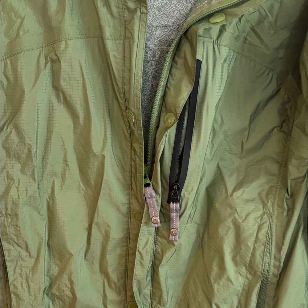 REI Kids XL Olive Windbreaker Jacket - Picture 4 of 11